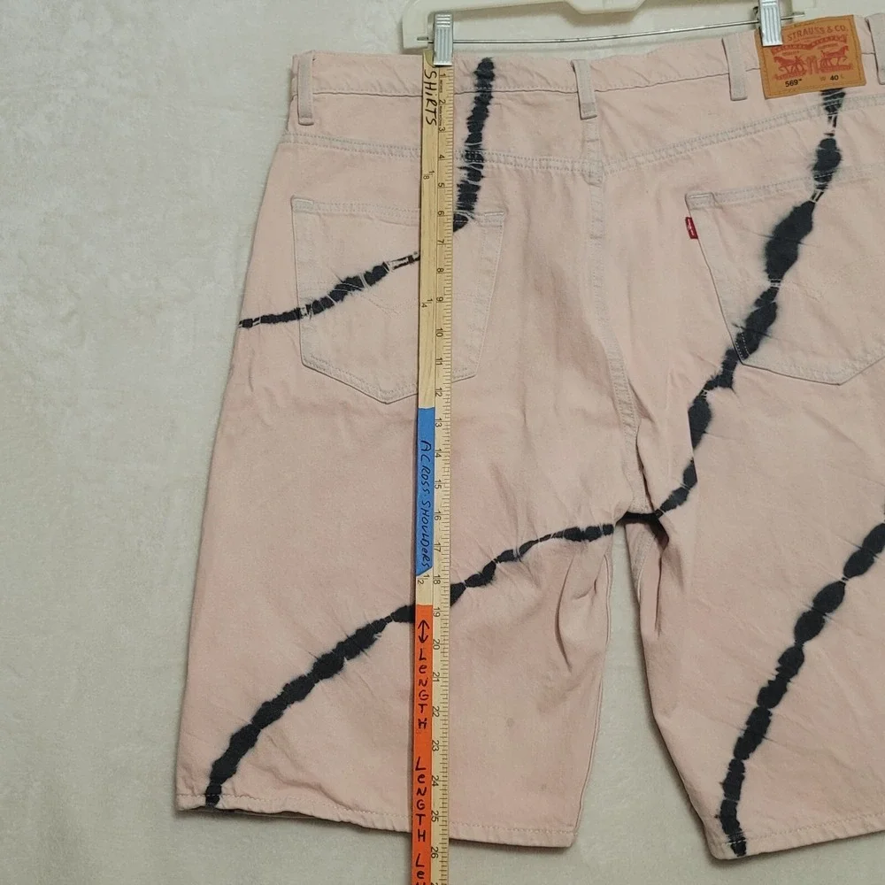 Levi's Men's Shorts Sz 40 Loose Baggy Salmon Denim 569